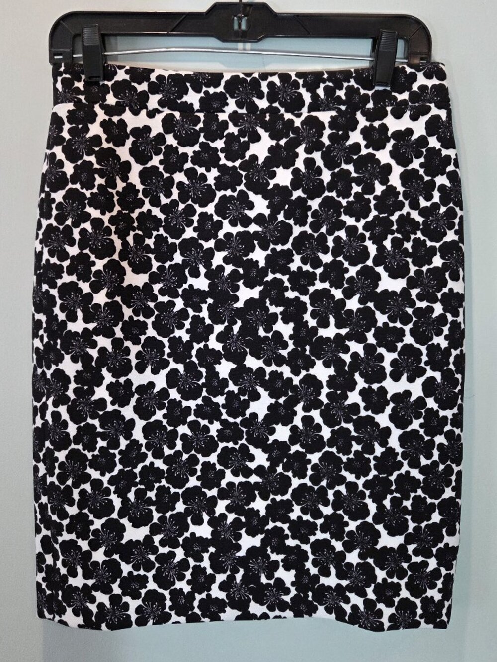 NWT J. Crew Black & White Floral A-Line Skirt Size 2
